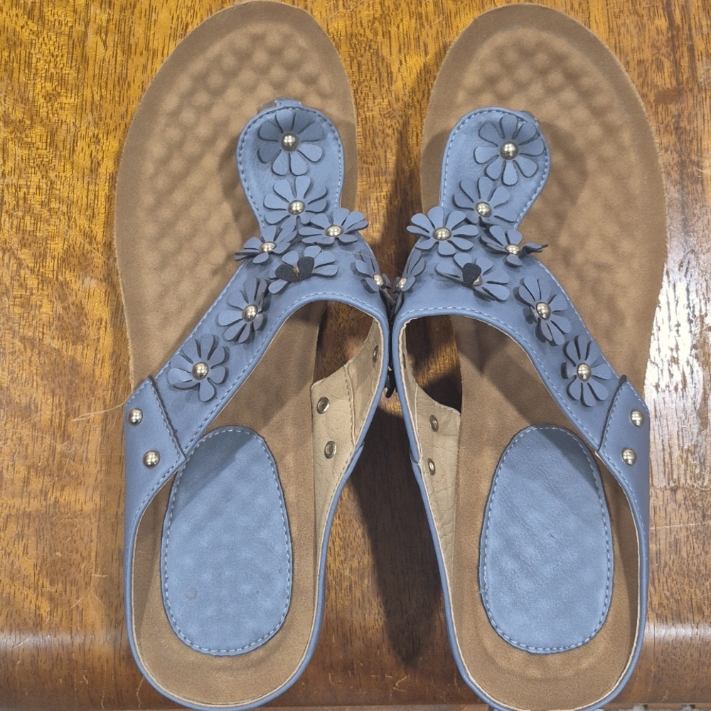 Womens Sandals, Size 8, Blue. Worn Once.